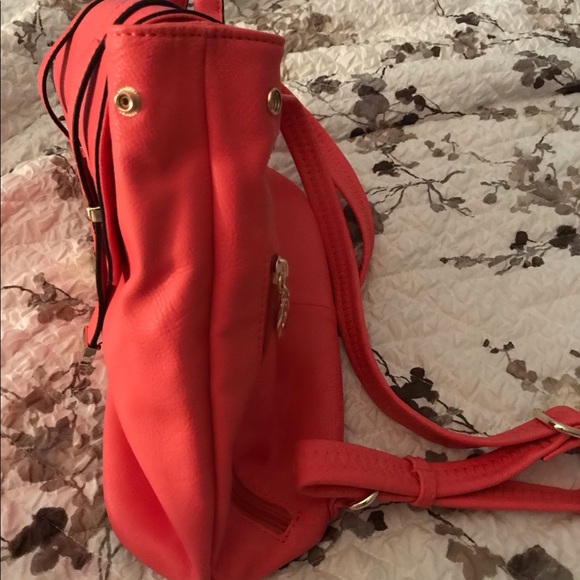 Orange fashion backpack - Picture 2 of 3